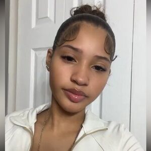 Meet your Posher, Angelica